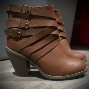 Brown Faux Leather Buckle Heeled Booties Sz 6